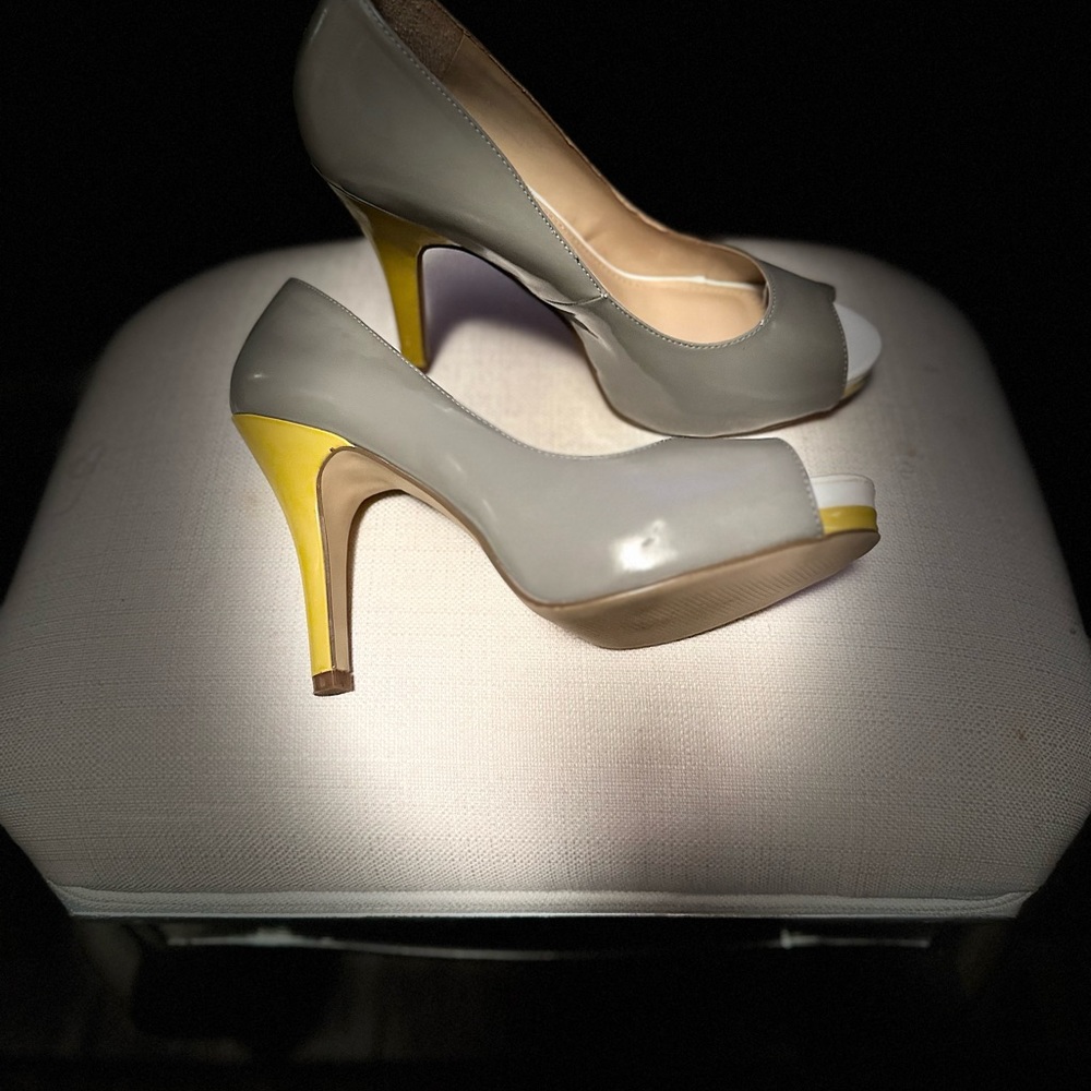 Shoes - Picture 6 of 6